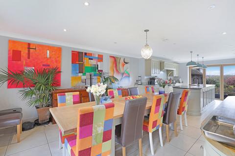 5 Mount End, Theydon Mount, Epping, CM16 7PS