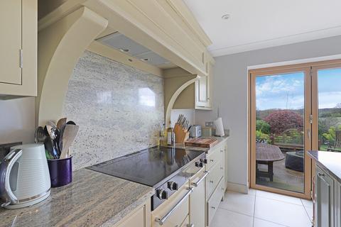 5 Mount End, Theydon Mount, Epping, CM16 7PS