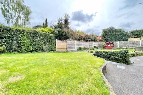 32 Rosehill, Claygate, Esher, KT10 0HL