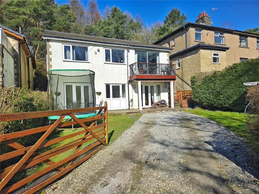 Detached &amp; Gardens