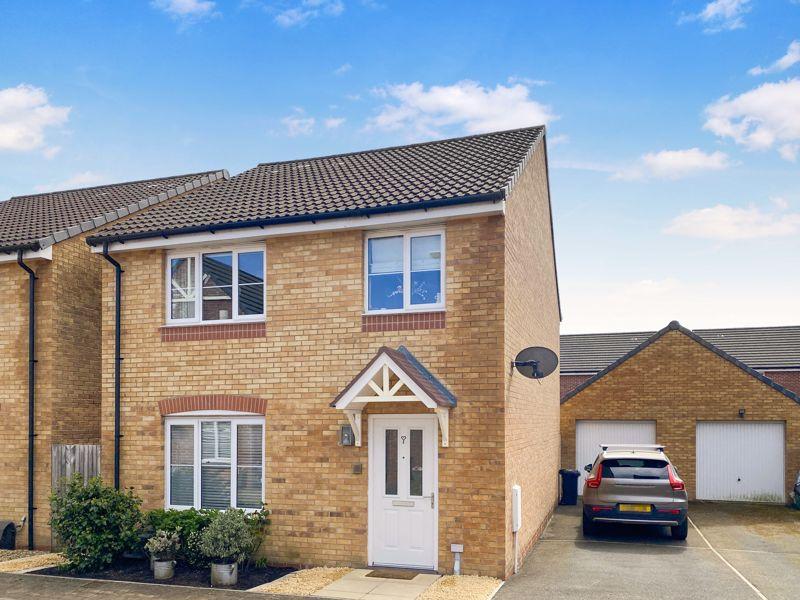 Stunning, Immaculately Presented... 4 bed detached house for sale £