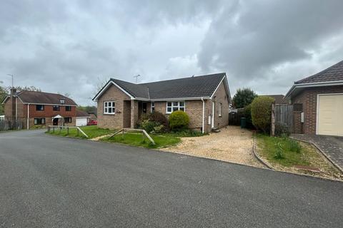 3 bedroom detached bungalow to rent, Green Lane, Cowes