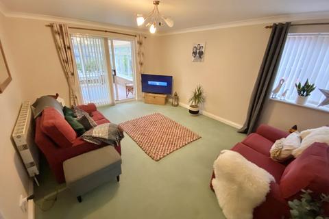 3 bedroom detached bungalow to rent, Green Lane, Cowes