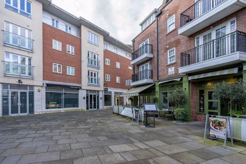 2 bedroom flat to rent, Church Square, Chichester