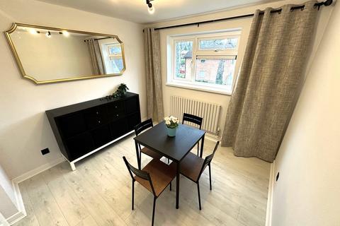 2 bedroom apartment to rent, Castleton Court