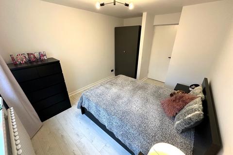 2 bedroom apartment to rent, Castleton Court