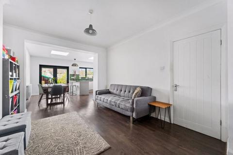 3 bedroom terraced house for sale, Caldbeck Avenue, Worcester Park