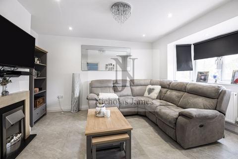 2 bedroom apartment for sale, Grove Road, Cockfosters EN4