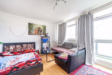 3 bedroom maisonette for sale, Montfort Place, London