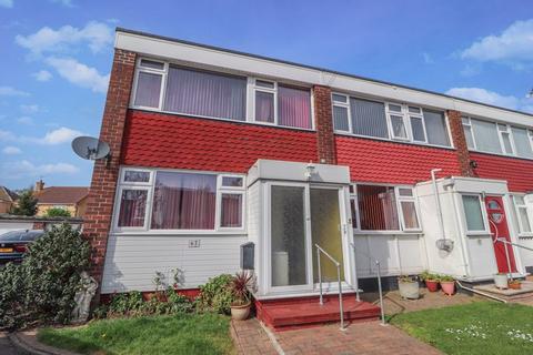 3 bedroom terraced house for sale, Templewood Court, Benfleet