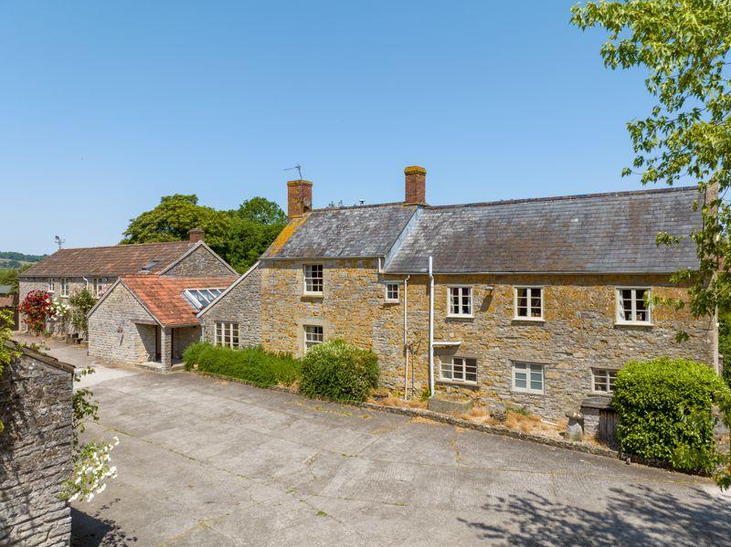 Castle Cary BA4 6 bed equestrian property for sale £1,950,000