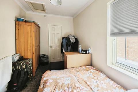 5 bedroom house share to rent, Shelley Street, Northampton, NN2 7HZ
