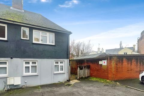2 bedroom end of terrace house for sale, Springfield Road, Horsham