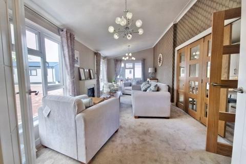 2 bedroom mobile home for sale, Swindon Lane, Cheltenham GL50