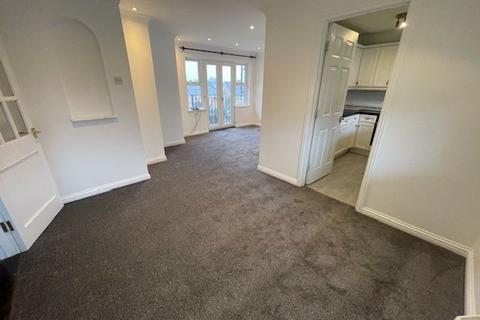 2 bedroom flat to rent, A 2 Bedroom, 2 Bathroom, Penthouse (Top Floor) Apartment, with Parking in Mill Hill NW7