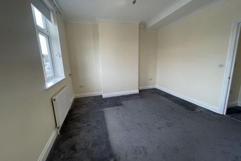 1 bedroom apartment to rent, A large newly decorated one double bedroom flat with parking & outside space in Mill Hill NW7