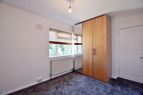 2 bedroom maisonette to rent, Station Road, Uxbridge