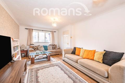 4 bedroom terraced house to rent, August End, Reading