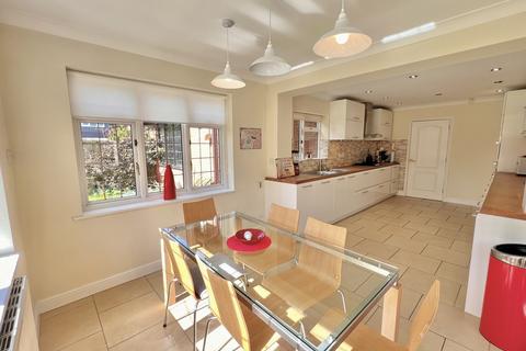 4 bedroom detached house to rent, Gatcombe Close, Radcliffe-on-trent, Nottingham