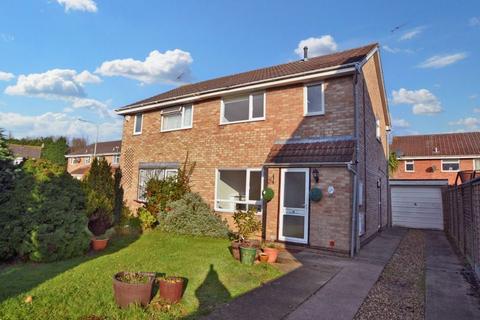 3 bedroom semi-detached house to rent, Streamside, Clevedon