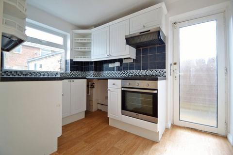 3 bedroom semi-detached house to rent, Streamside, Clevedon