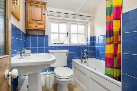 2 bedroom house to rent, Hyde, Central Winchester