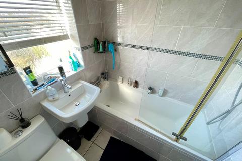 19 Hazelwood Close, Luton, LU2 8AR