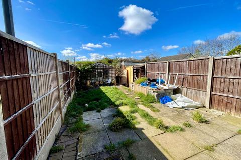 19 Hazelwood Close, Luton, LU2 8AR