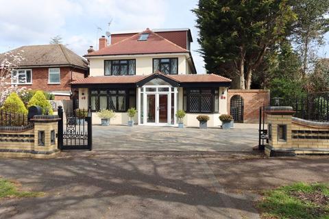 4 bedroom detached house for sale, Chigwell Park, Chigwell IG7