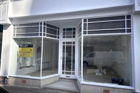 Retail property (high street) to rent, Newton Abbot TQ12