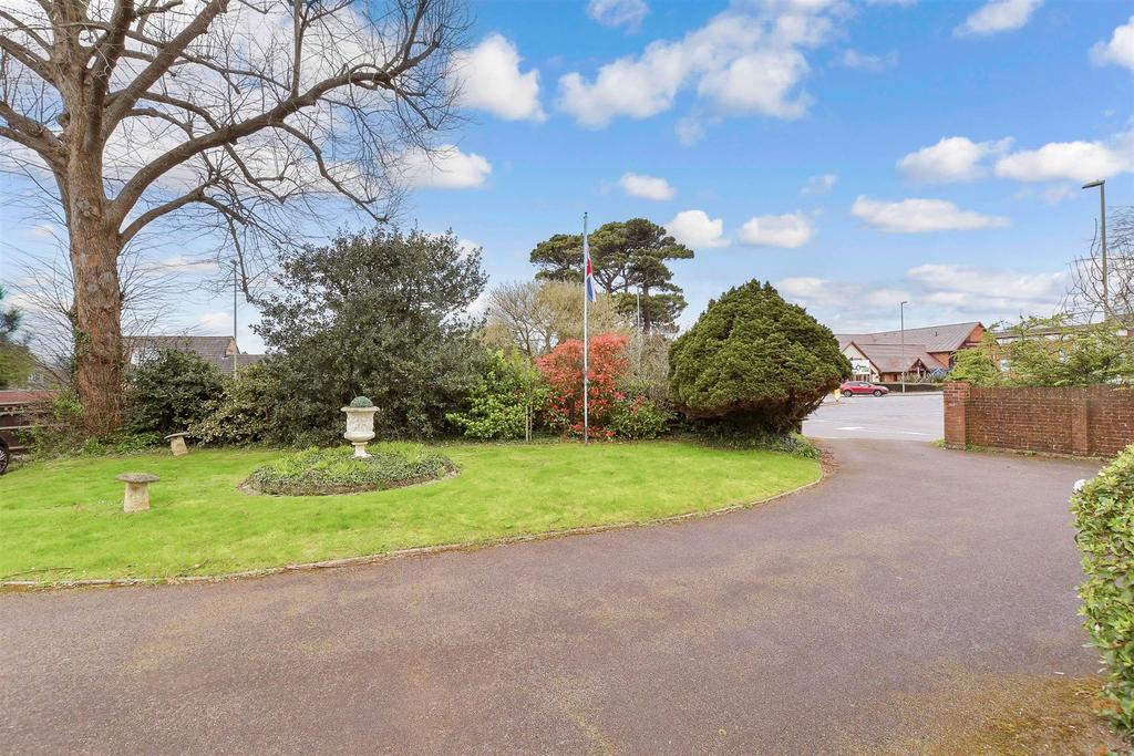 Driveway/Parking