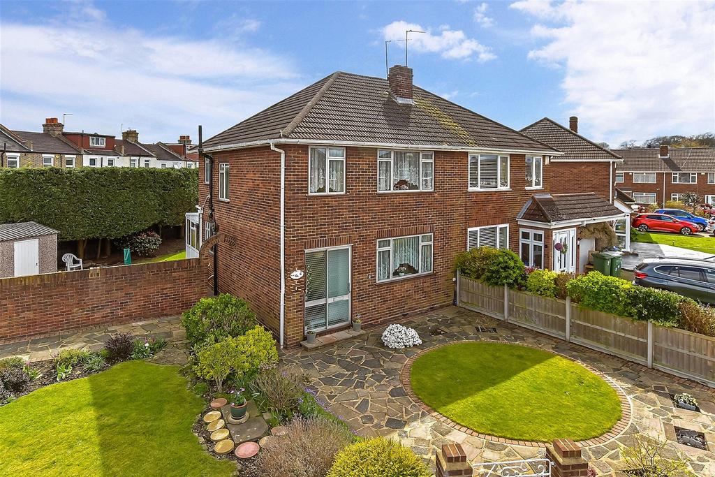 Stuart Evans Close, Welling, Kent 3 bed semidetached house for sale £500,000