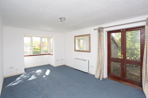 2 bedroom apartment for sale, Lawrence Court, Seacroft Gardens, Watford, Hertfordshire, WD19