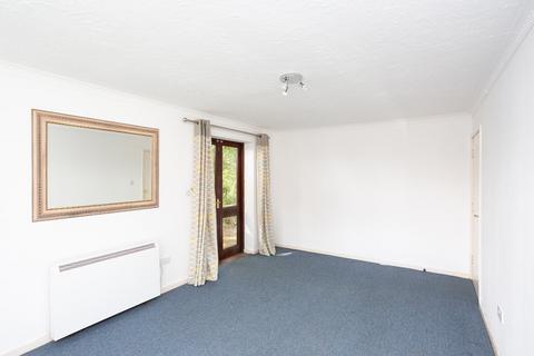 2 bedroom apartment for sale, Lawrence Court, Seacroft Gardens, Watford, Hertfordshire, WD19