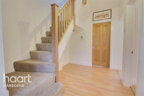 3 bedroom semi-detached house to rent, Wagon Lane, Solihull