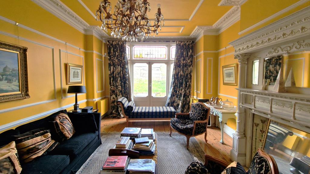 Braxted Park, Streatham Common, London SW16 5 bed terraced house for
