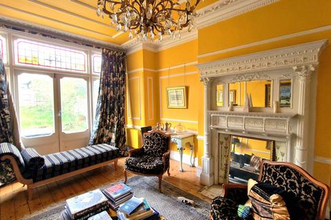 3 Braxted Park, London, SW16 3DW