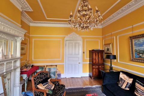 3 Braxted Park, London, SW16 3DW