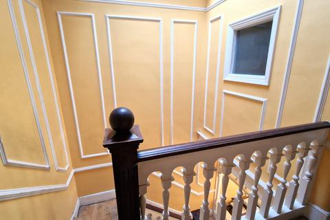 3 Braxted Park, London, SW16 3DW