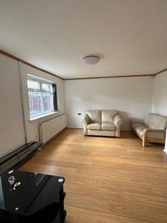 4 bedroom end of terrace house to rent, Bainbridge Close, Manchester M12