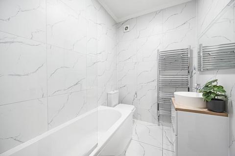 2 bedroom flat for sale, Sylvester Path, Hackney, London, E8