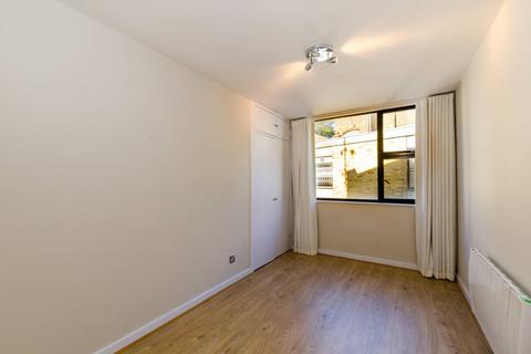 2 bedroom flat to rent, Heath Street, Hampstead, London, NW3