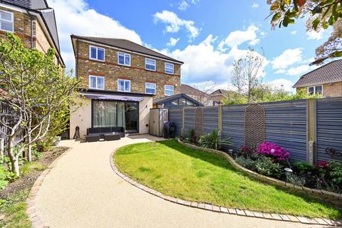 11 Camel Grove, Kingston Upon Thames, KT2 5GR