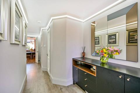 11 Camel Grove, Kingston Upon Thames, KT2 5GR