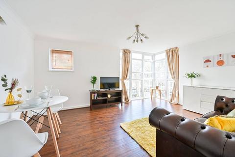 1 bedroom flat for sale, Eleanor Close, Canada Water, London, SE16