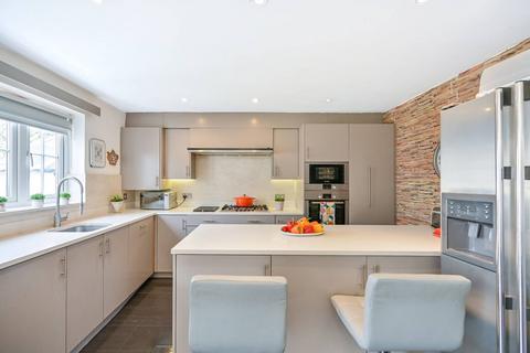 79b Langley Avenue, Worcester Park, KT4 8PD