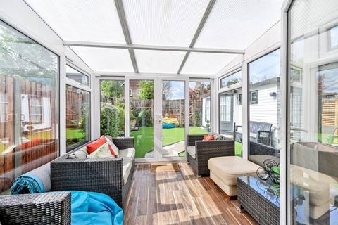 79b Langley Avenue, Worcester Park, KT4 8PD