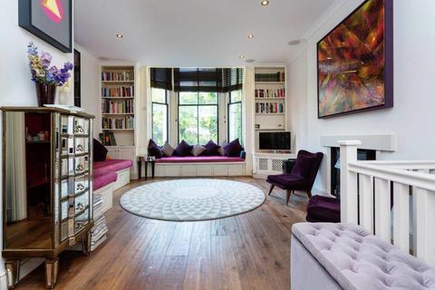 2 bedroom flat to rent, St Charles Square, North Kensington, London, W10