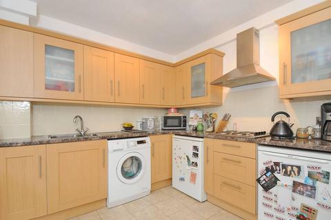 1 bedroom flat to rent, Manningtree Close, Southfields, London, SW19