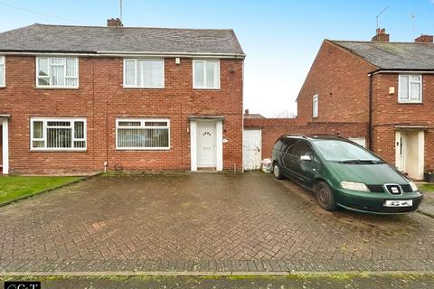 3 bedroom semi-detached house to rent, Albert Street, Pensnett, Brierley Hill